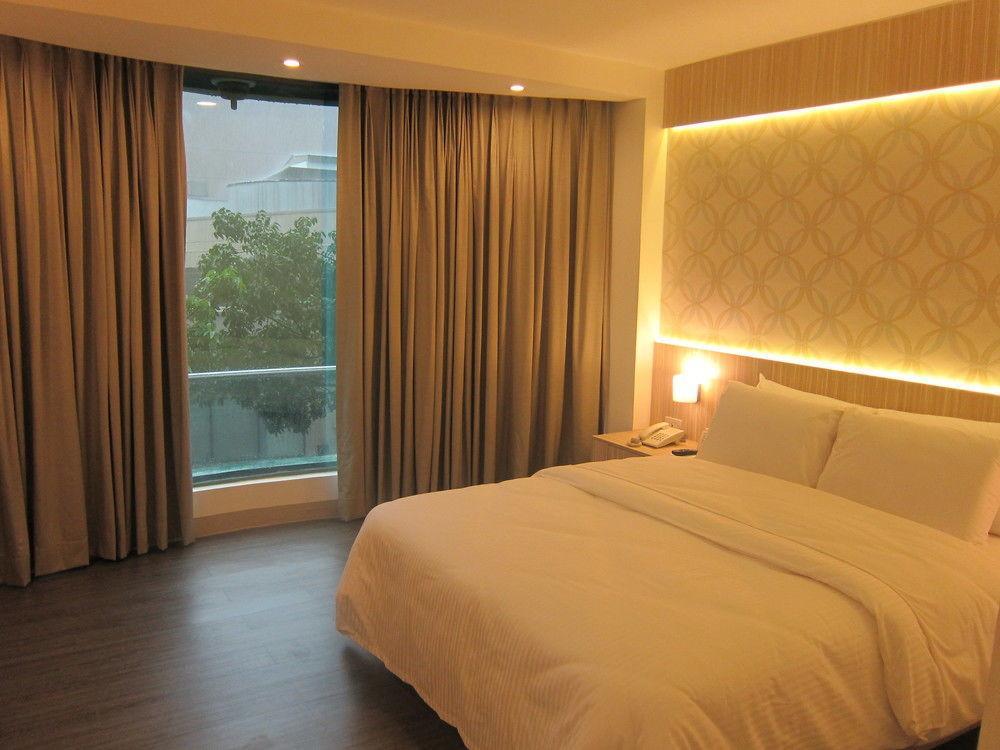 The Charter House Hotel San Pedro Makati Exterior foto